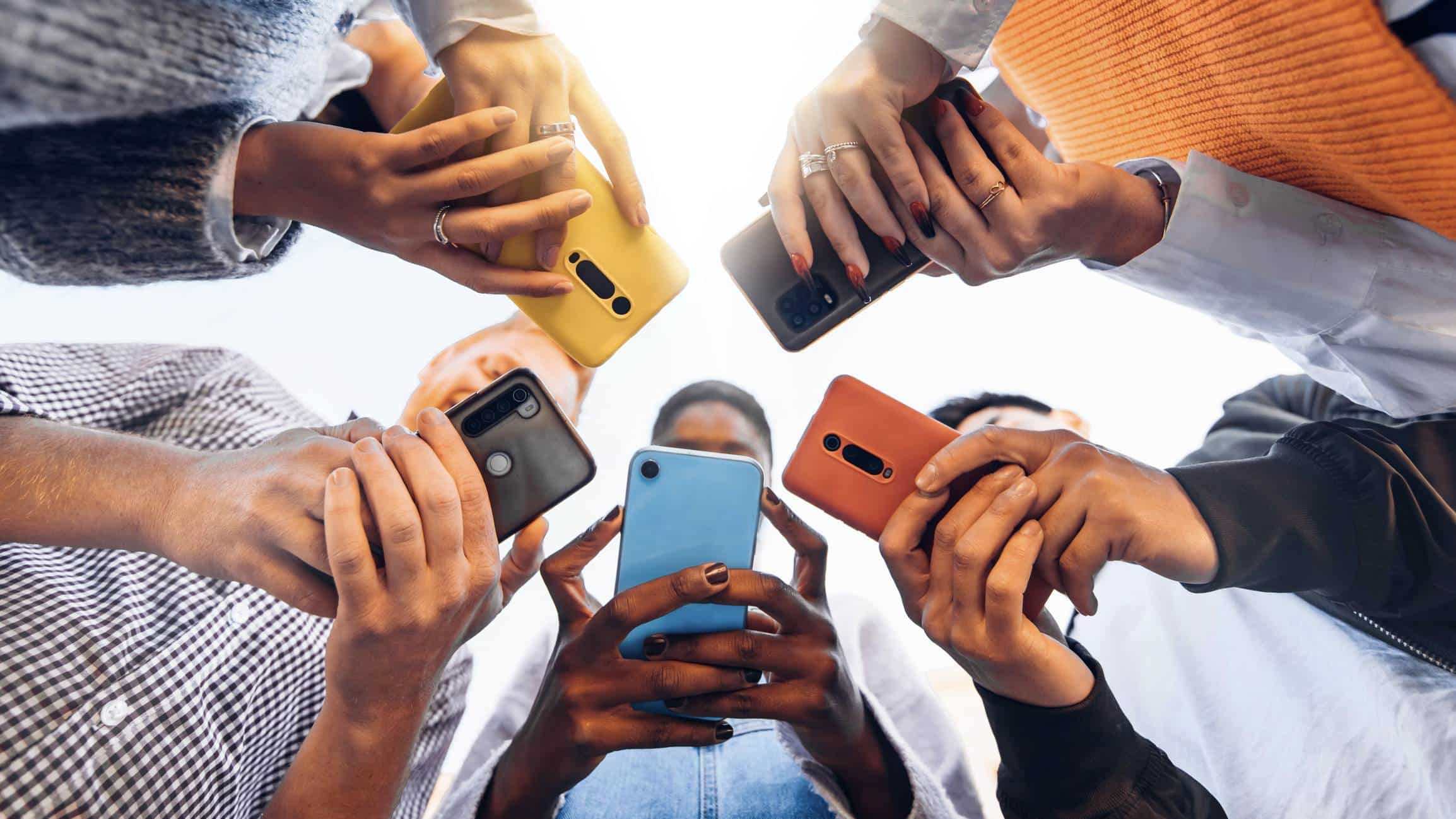 Réseaux sociaux likes abonnés followers